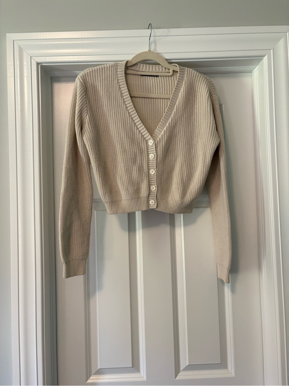 Brandy Melville Cropped V-Neck Button Cardigan - Cream